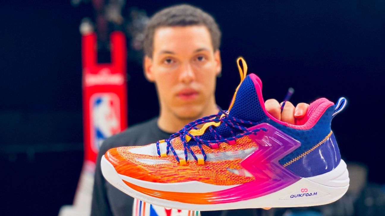 Aaron Gordon and his new kicks are ready for the dunk contest