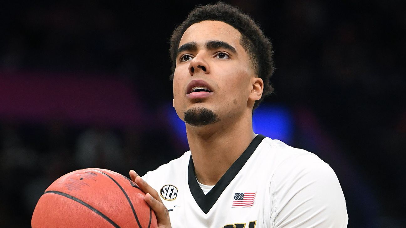 Grizzlies sign Jontay Porter after knee injuries