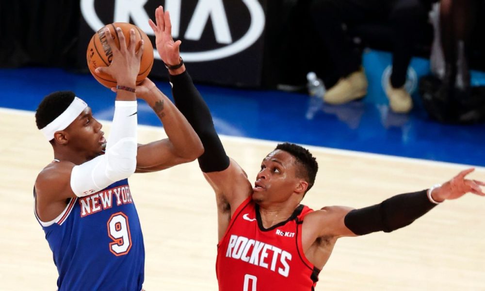 Barrett's lefty layup pushes Knicks past Rockets