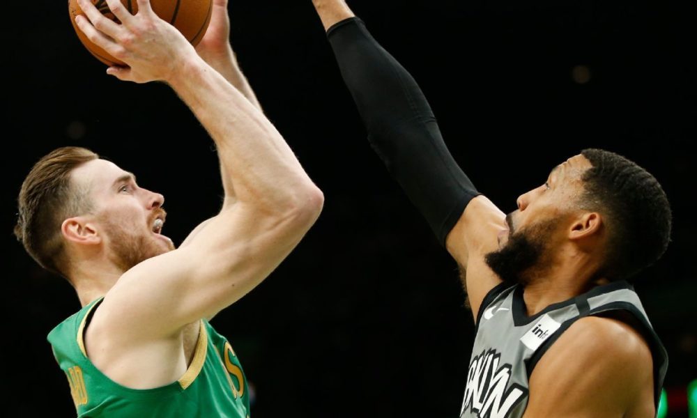 Hayward's night ends due to bruised right knee