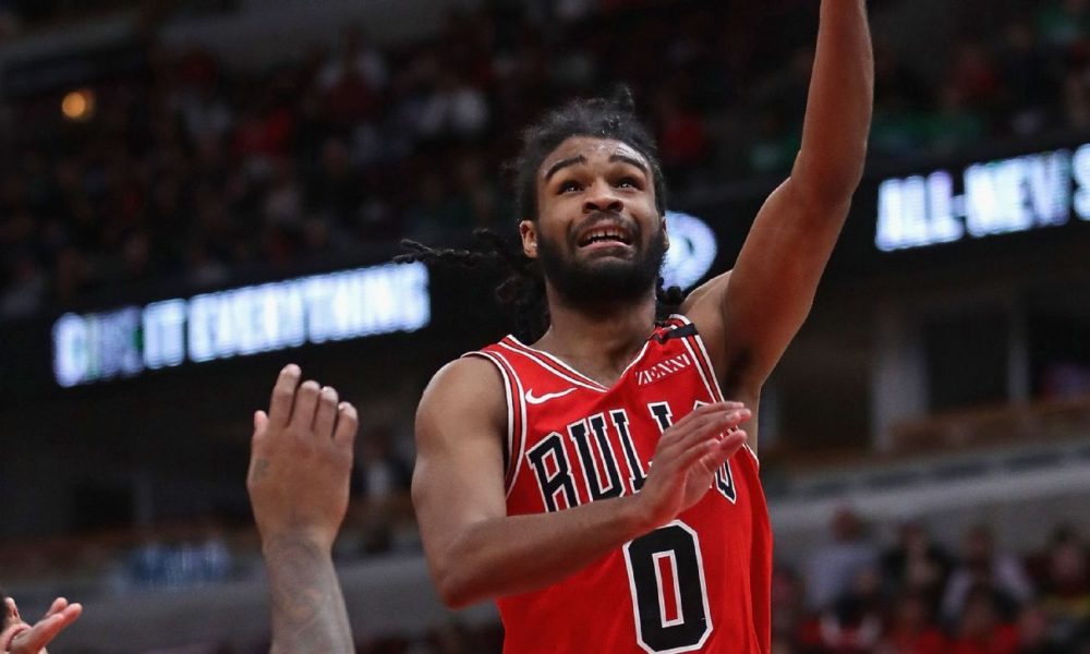 Rookie PG White sparks Bulls to win in first start