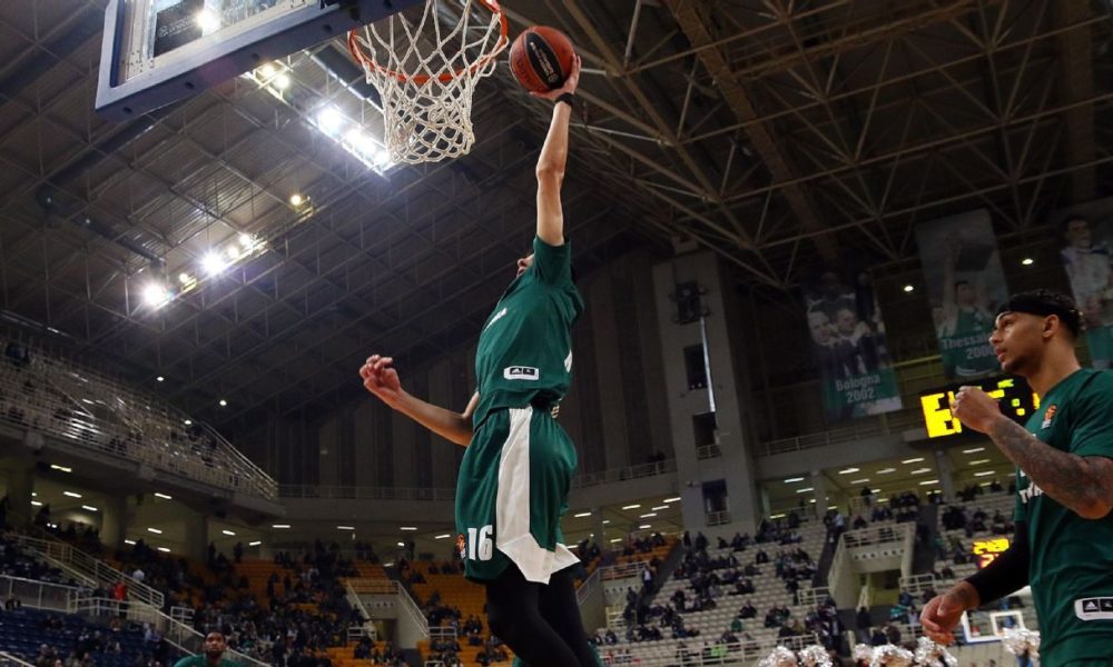 Greek guard Kalaitzakis declares for NBA draft