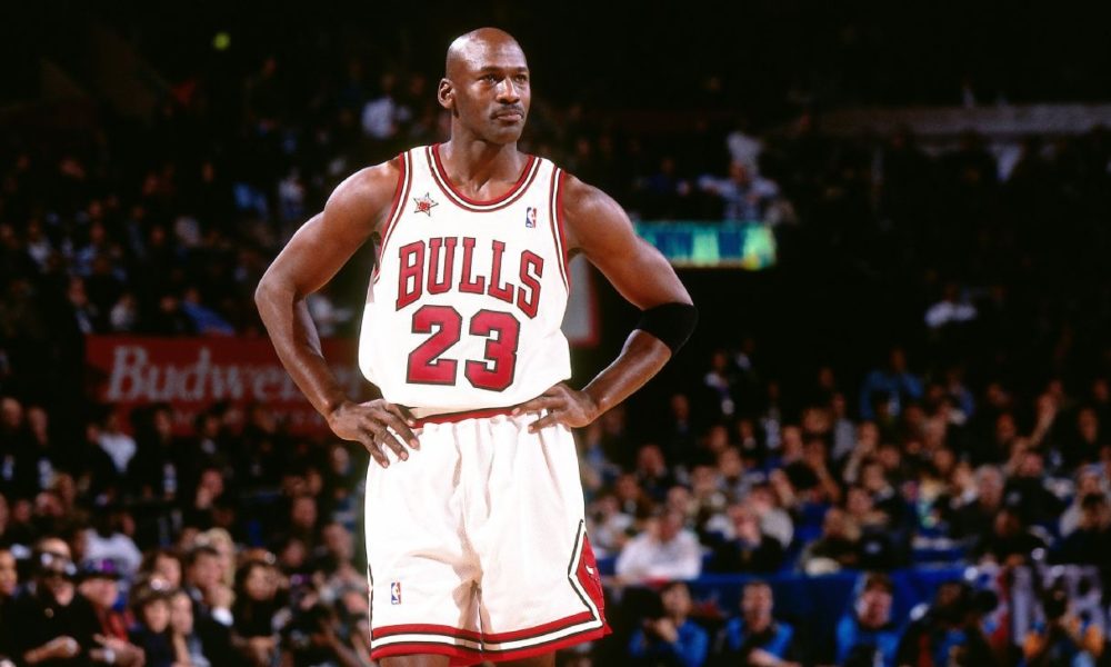 Jordan calls final season with Bulls 'a trying year'