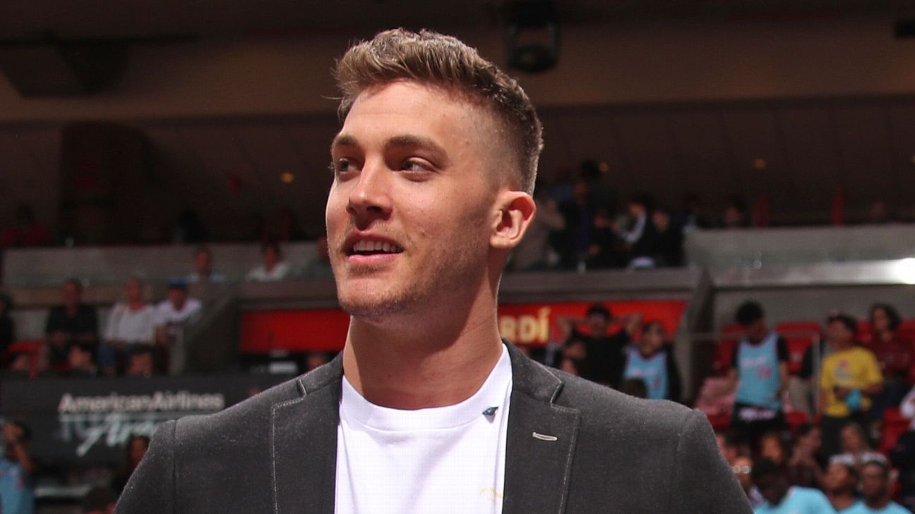 Meyers Leonard to host a 24-hour charity stream on ESPN Twitch