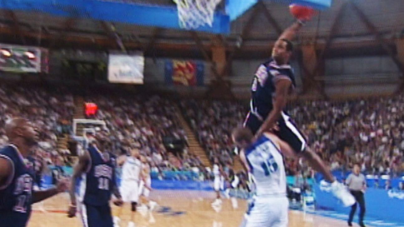 In a single bound: Oral history of Vince's greatest dunk