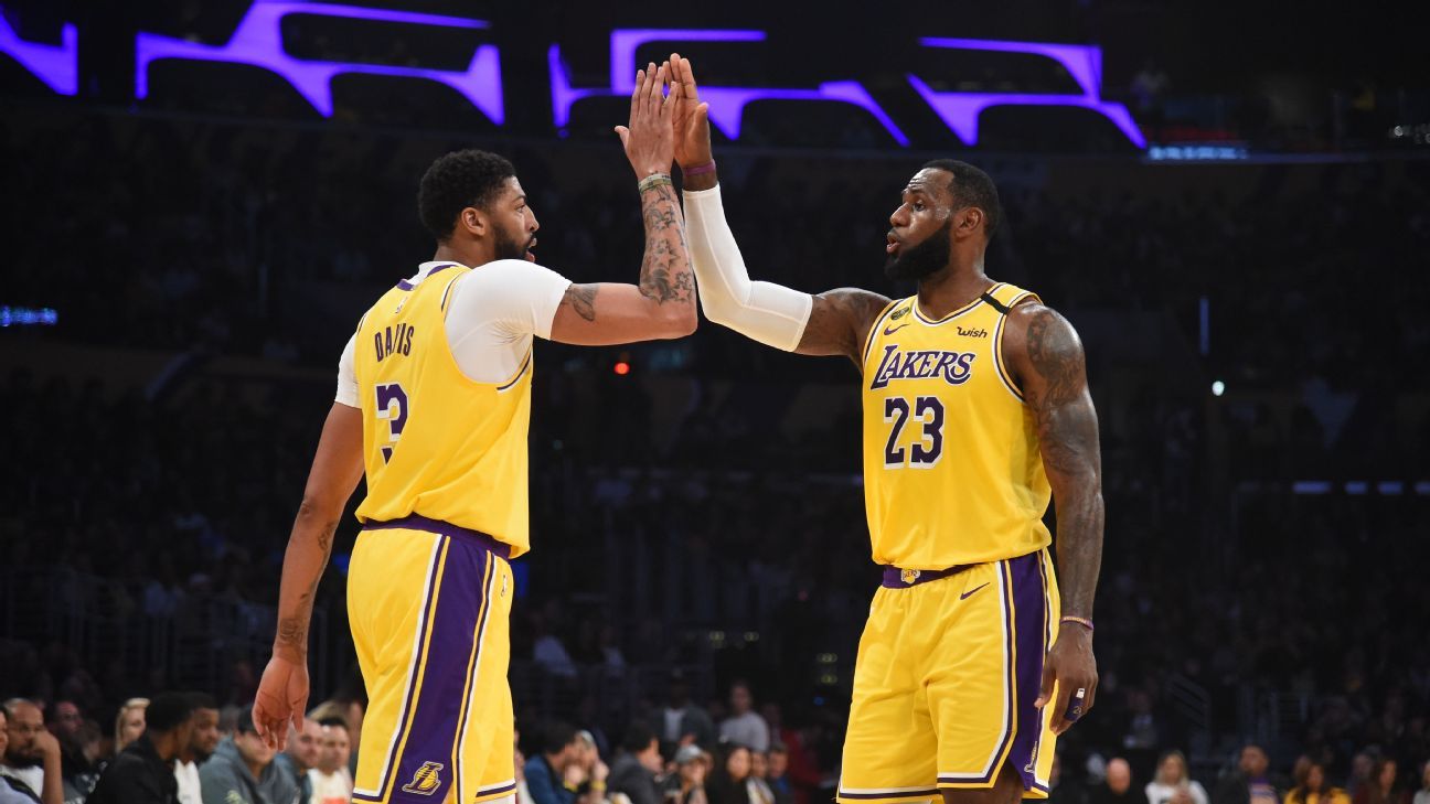 Lakers' Vogel backs LeBron, AD for awards