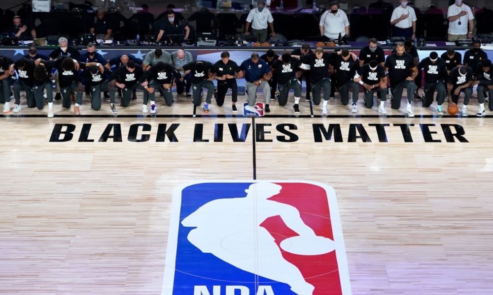Jazz, Pels kneel during anthem as NBA returns