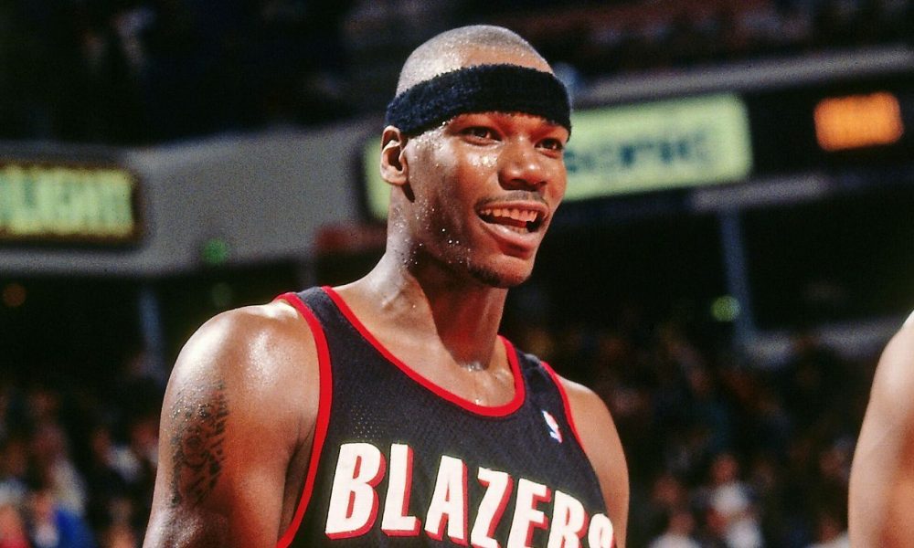 Former Blazers star Cliff Robinson dies at 53