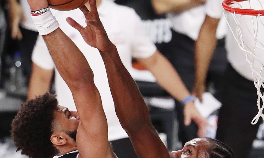 Clips marvel at Kawhi block: Finger 'kept growing'