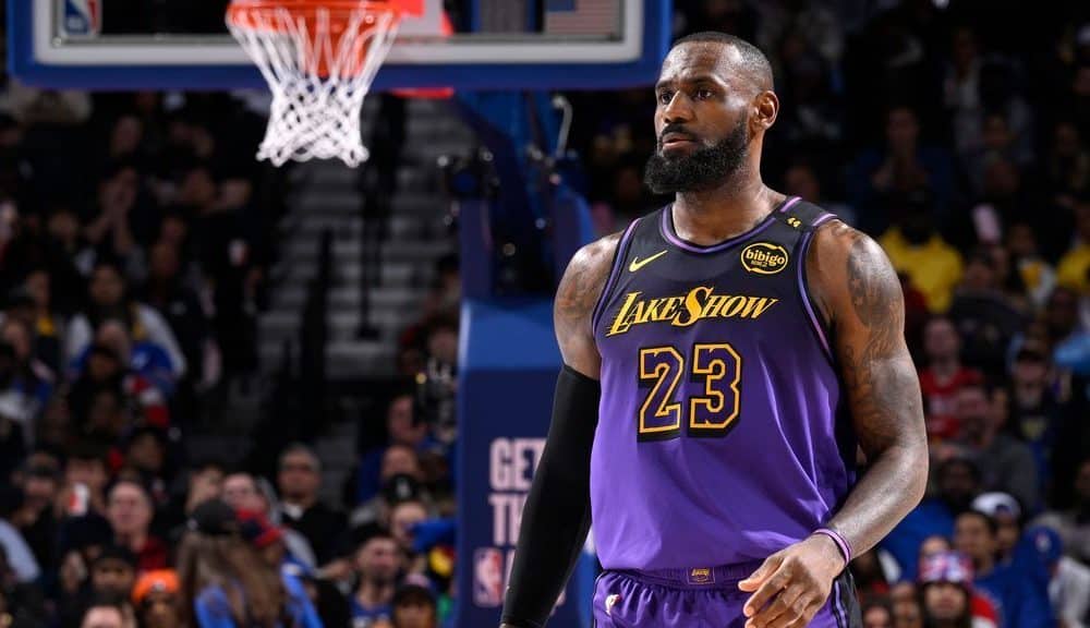 Lakers, 1-9 in 'city' jerseys, ditch alternate kit