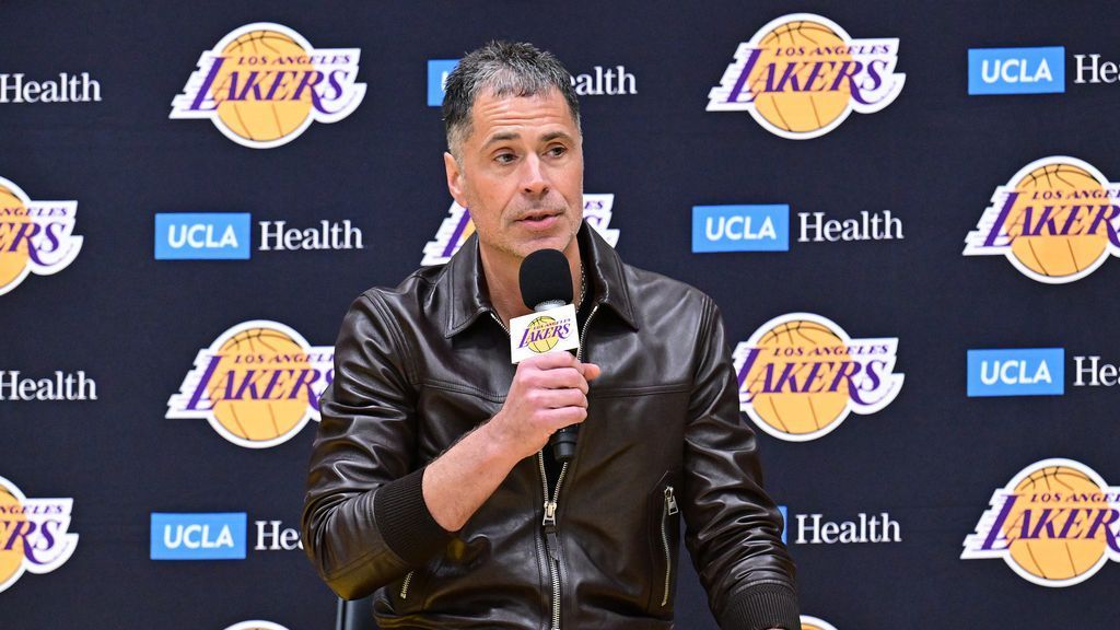 Pelinka: Lakers searching trade market for big