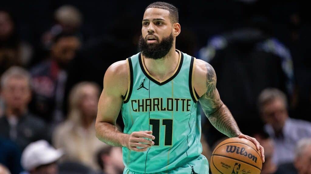 Sources: Suns trading Nurkic to Hornets for Martin