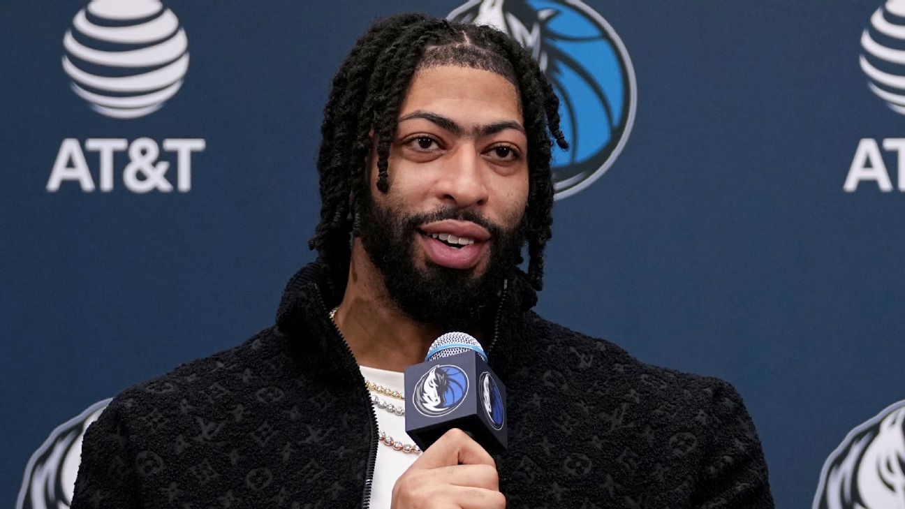 Davis: 'My job' to bring hope to forlorn Mavs fans