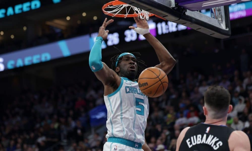 Lakers' trade for Hornets' Williams rescinded