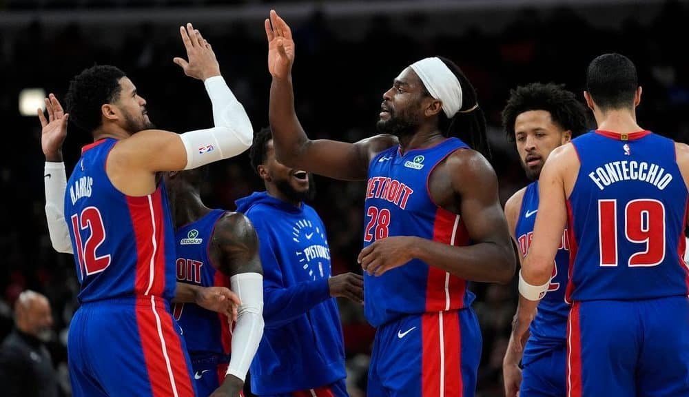 Pistons build team-record 42-point lead over Bulls