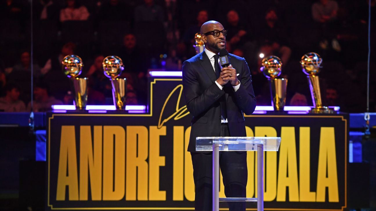 Dubs retire former Finals MVP Iguodala's No. 9