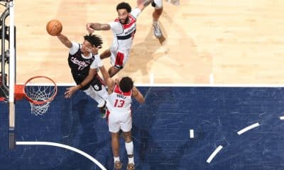 Sharpe wows with one-handed slam: 'Incredible'