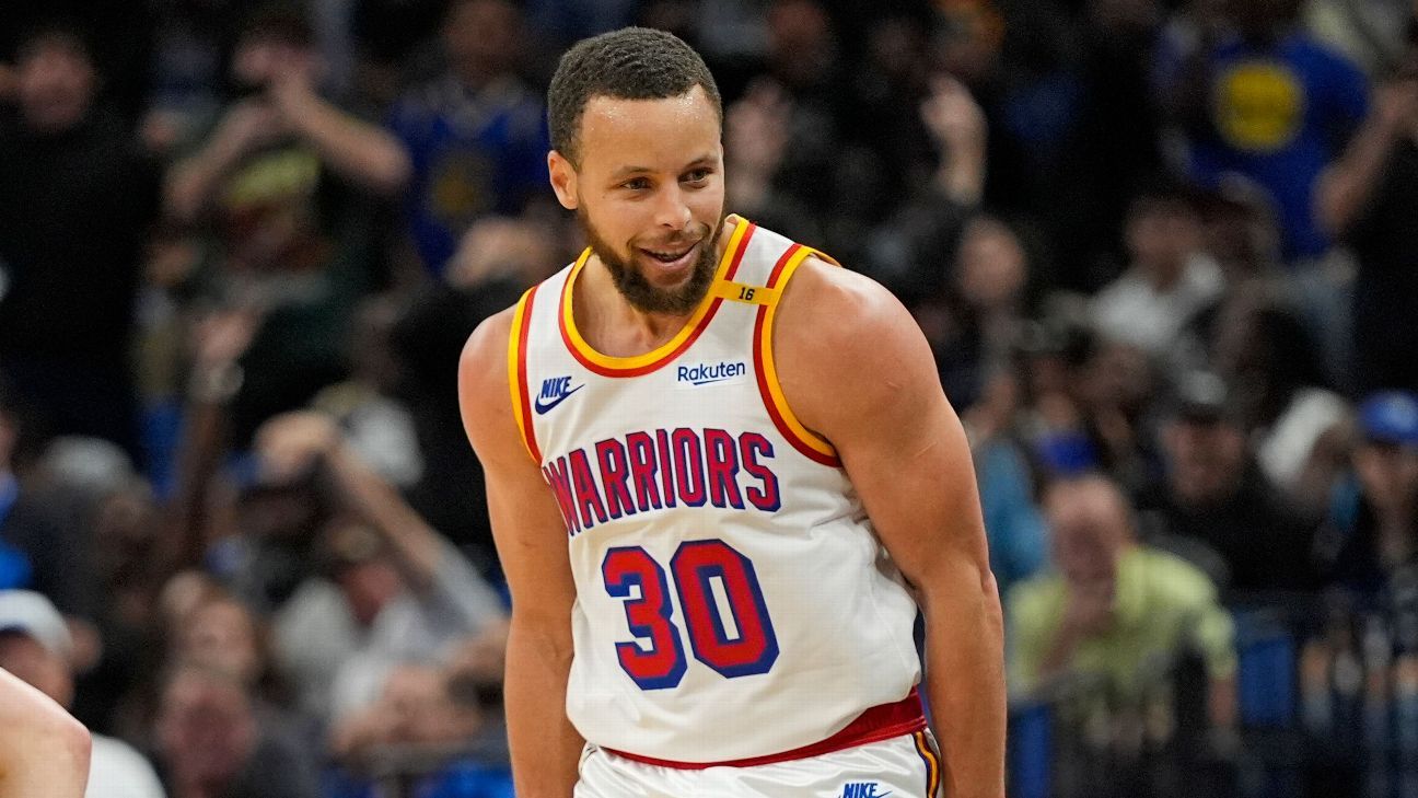 Curry cooks Magic with 12 3s, season-best 56