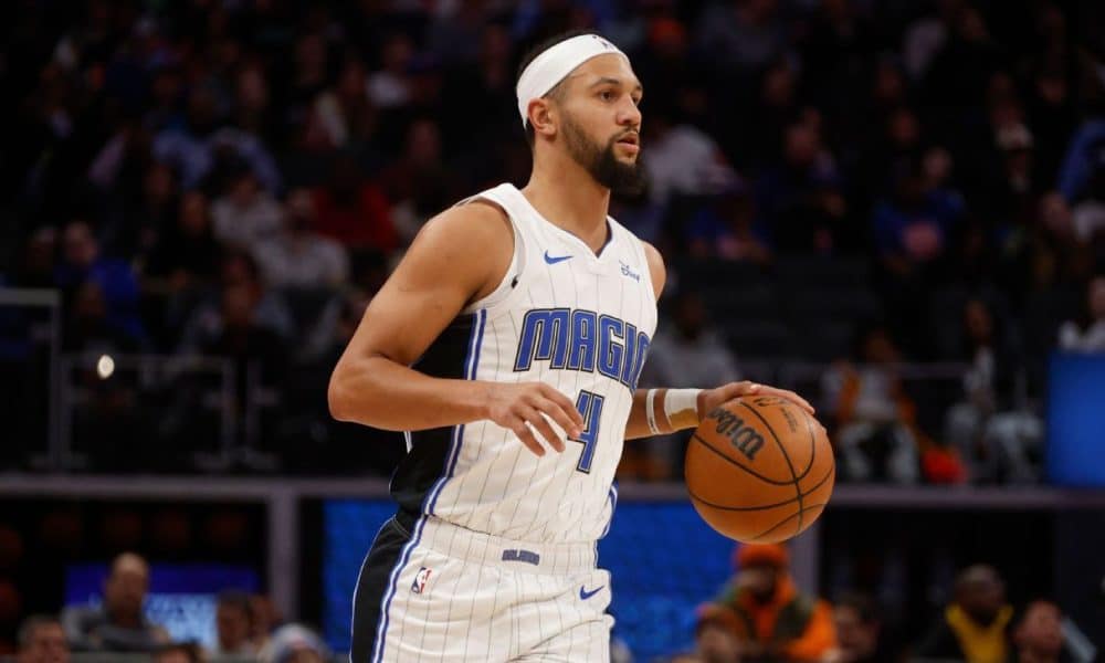 Magic rule out Suggs indefinitely with knee injury