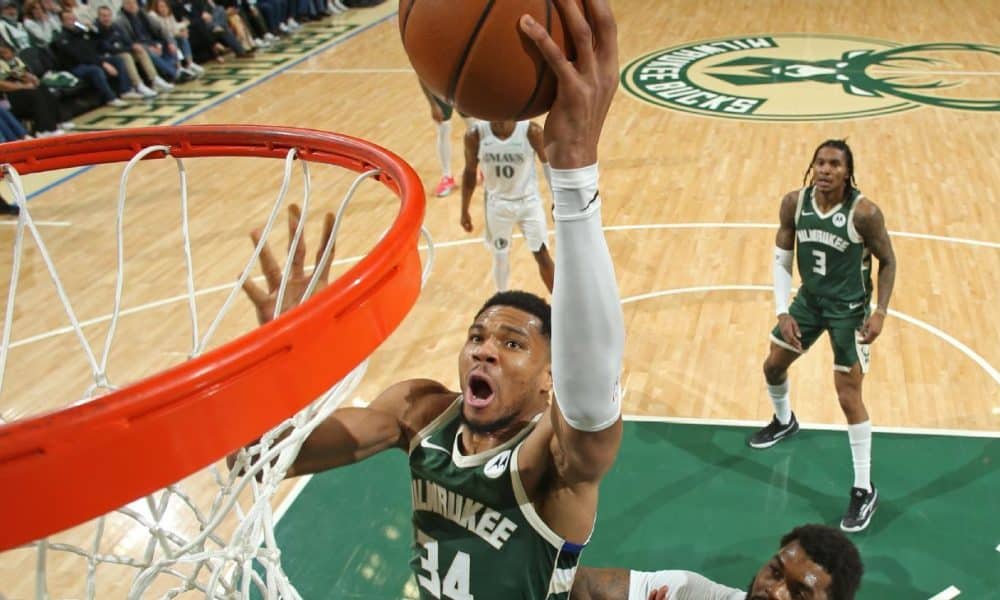 Giannis reaches 20K points, still has 'more to give'