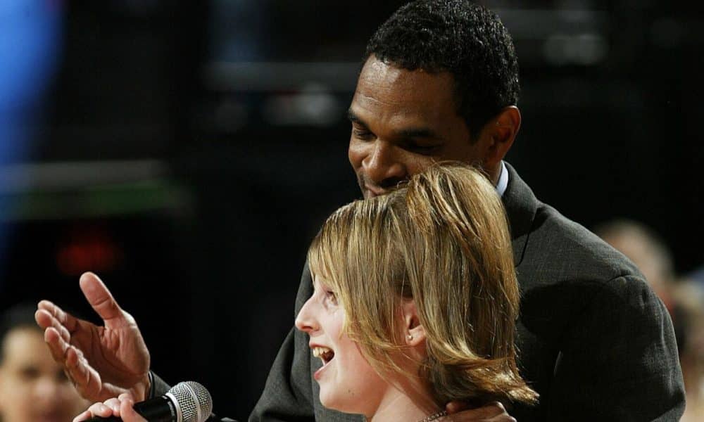 Maurice Cheeks reunites with Trail Blazers national anthem singer he aided