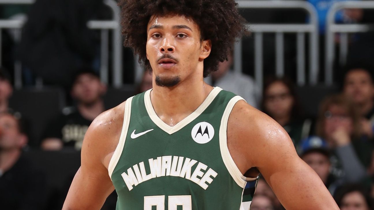 Bucks' Sims has surgery; playoff return 'likely'