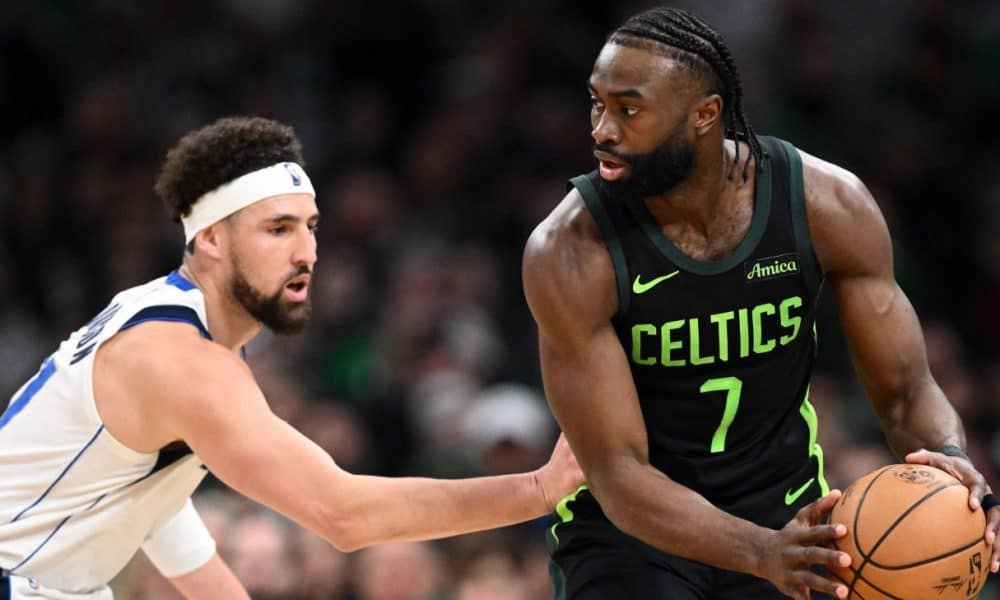 Celtics' Brown out at least 2 games due to knee