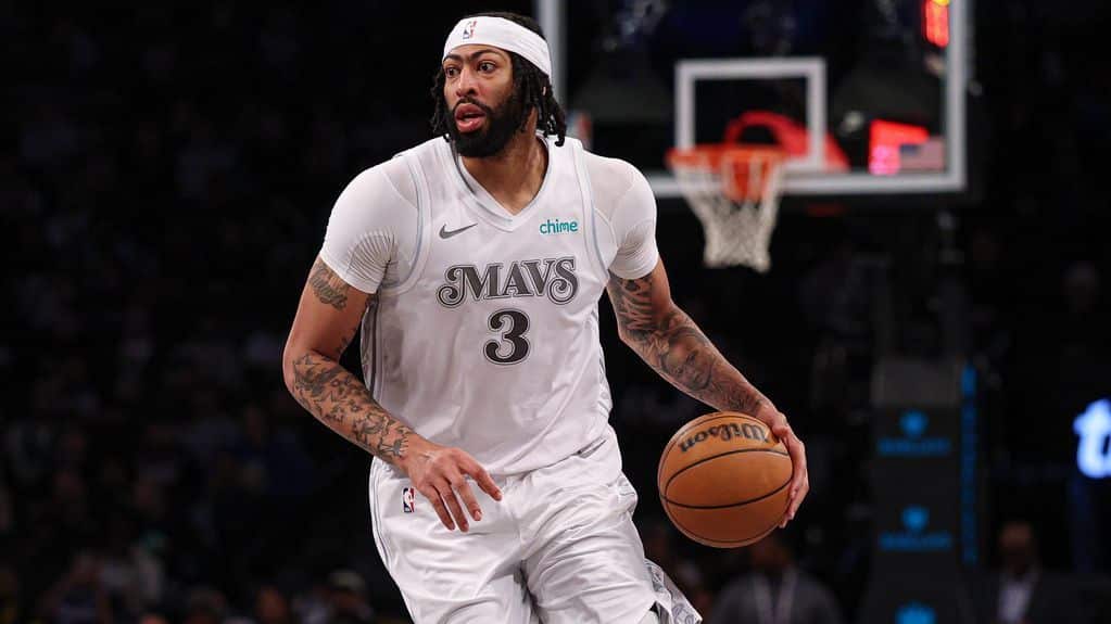 AD: 'No doubt' about return to help hobbled Mavs