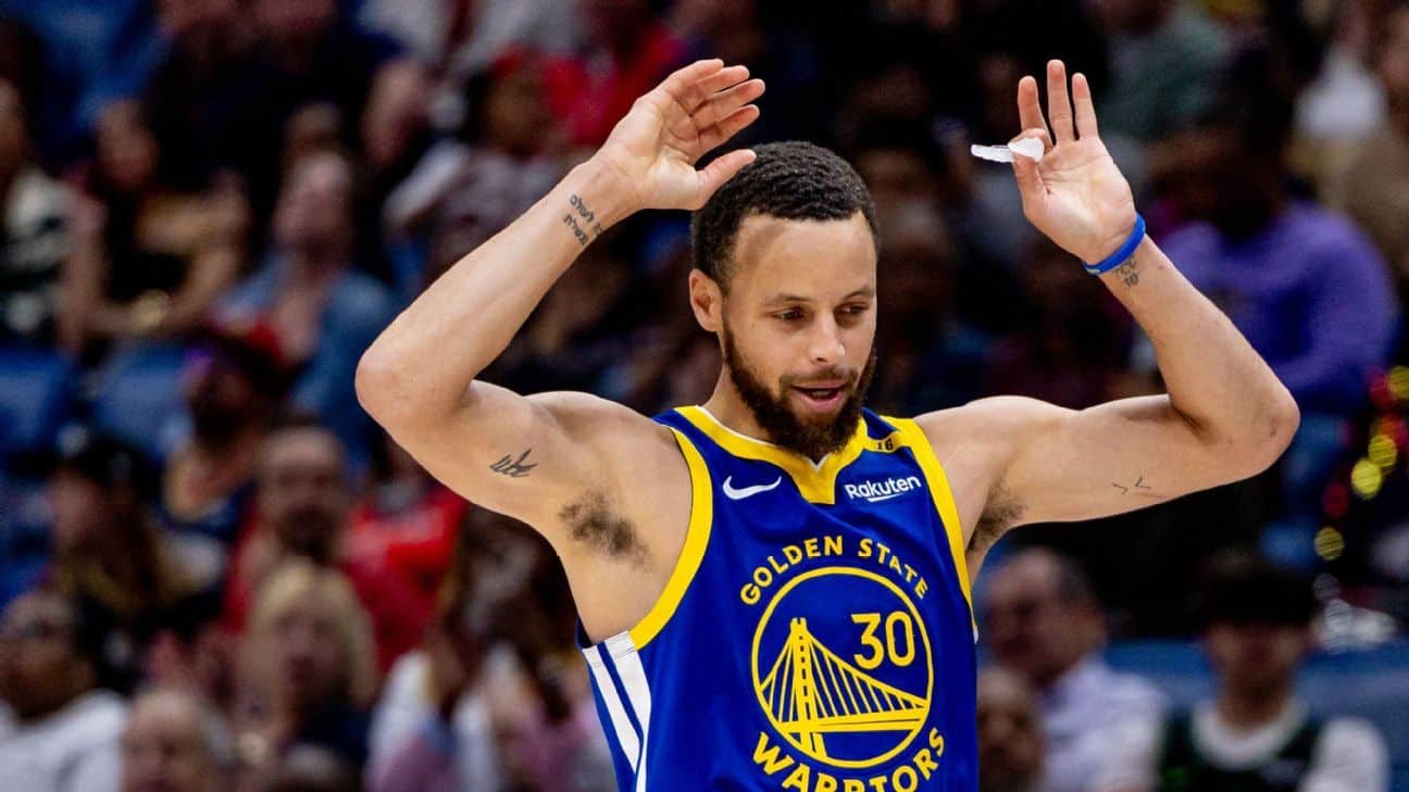 Curry returns, relieved he avoided bigger injury