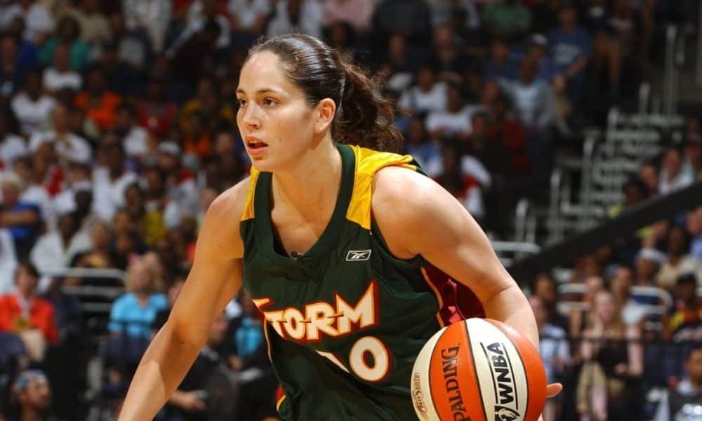 Melo, Howard in '25 Naismith Hall of Fame class