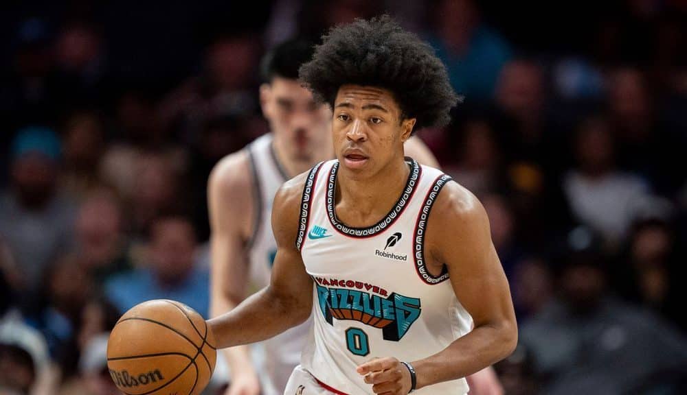 Grizz's Wells taken off on stretcher after hard fall