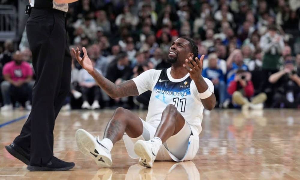 Up 24 in 4th, Wolves crumble, fall to 8th in West