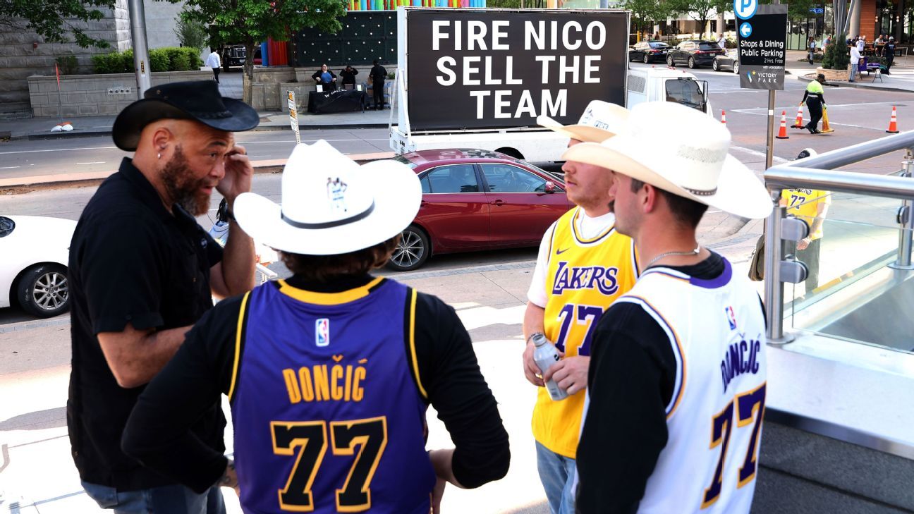 Dallas fans, still outraged, cheer Dončić's homecoming