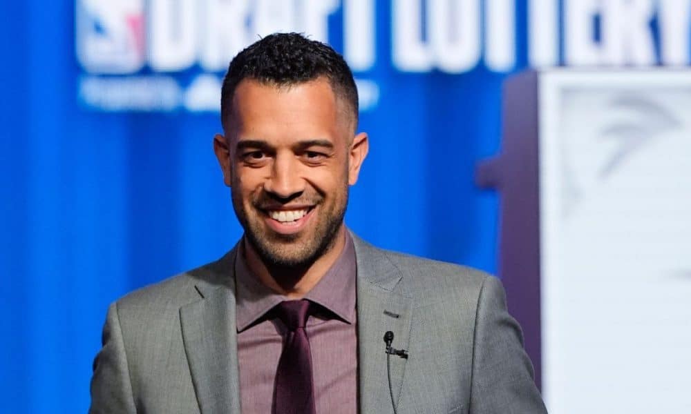 Hawks promote Saleh to GM after firing Fields