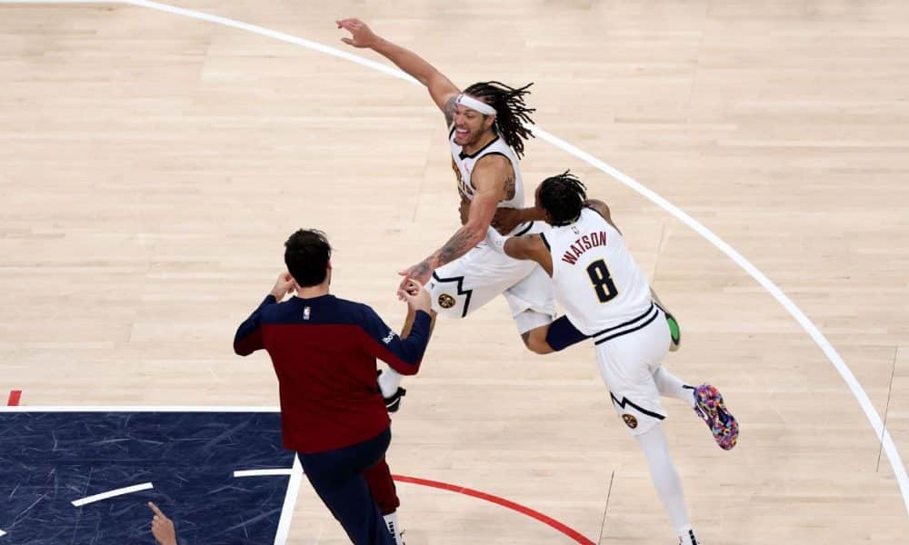 Gordon saves Nuggets on buzzer-beating dunk