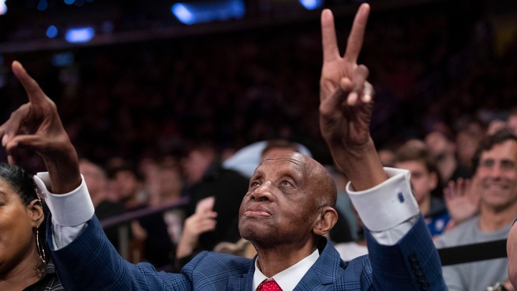 Barnett, 2-time champion with Knicks, dies at 88