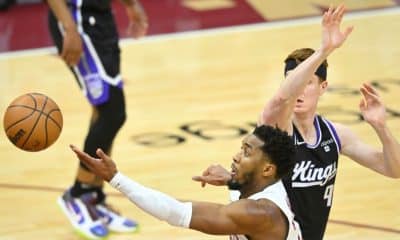 'There's really no plan:' How the self alley-oop has taken over the NBA