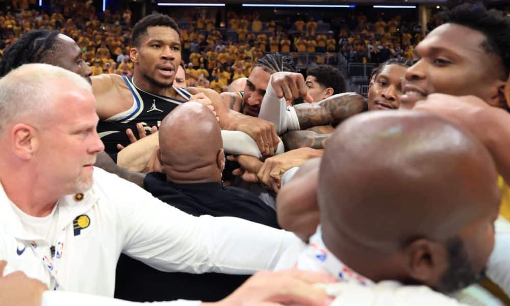 Giannis: Haliburton's dad 'disrespectful' with antics