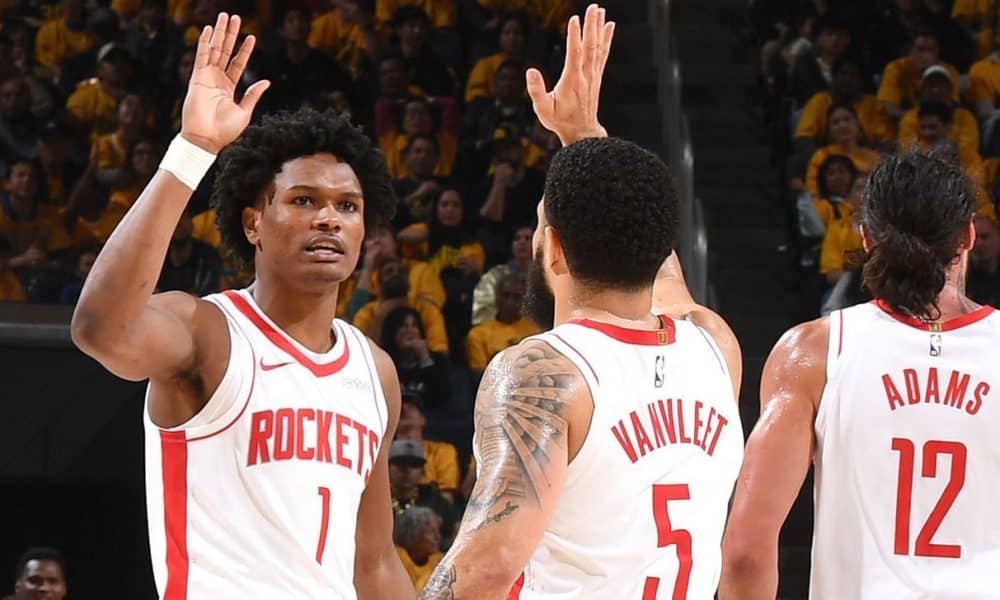 Rockets soar by Dubs late, head home for Game 7