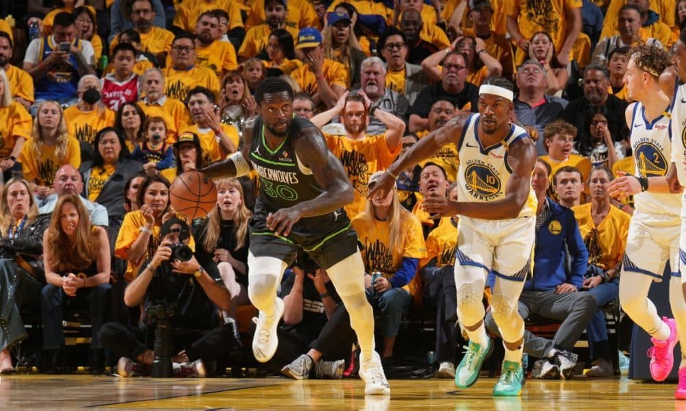 Do-it-all Randle's triple-double fuels Wolves' win