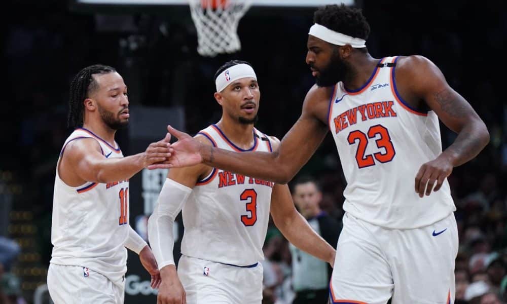 Sources: Knicks mull benching Hart for Robinson