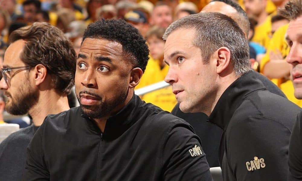 Sources: Suns HC job down to Cavs' Bryant, Ott