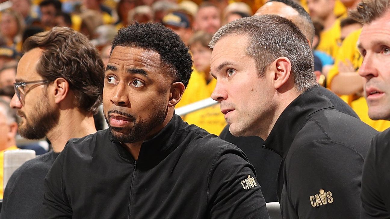 Sources: Suns HC job down to Cavs' Bryant, Ott