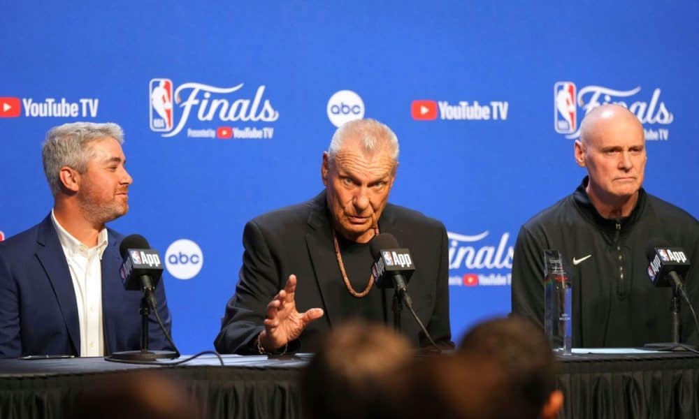 Don Nelson wears Luka's shoes 'in protest' of trade