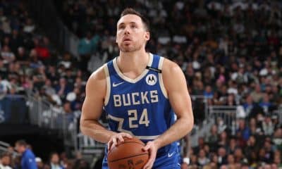 Sources: Bucks' Connaughton picks up option