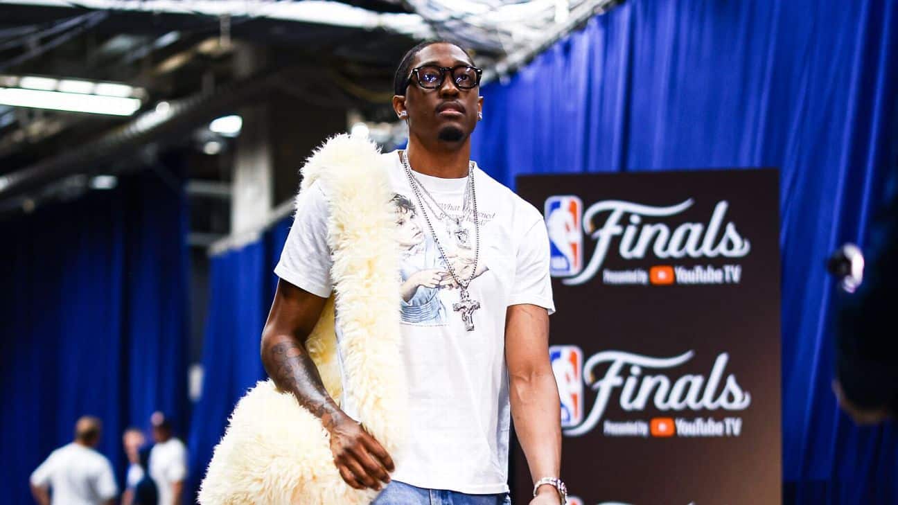 Jalen Williams tops Game 7 fashion with furry yellow shoulder bag