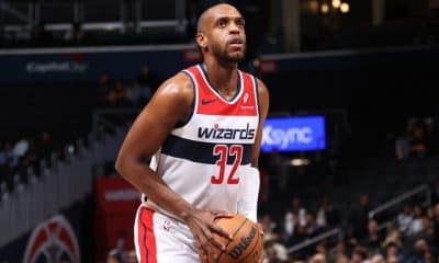 Sources: Wiz's Middleton picks up $33.3M option