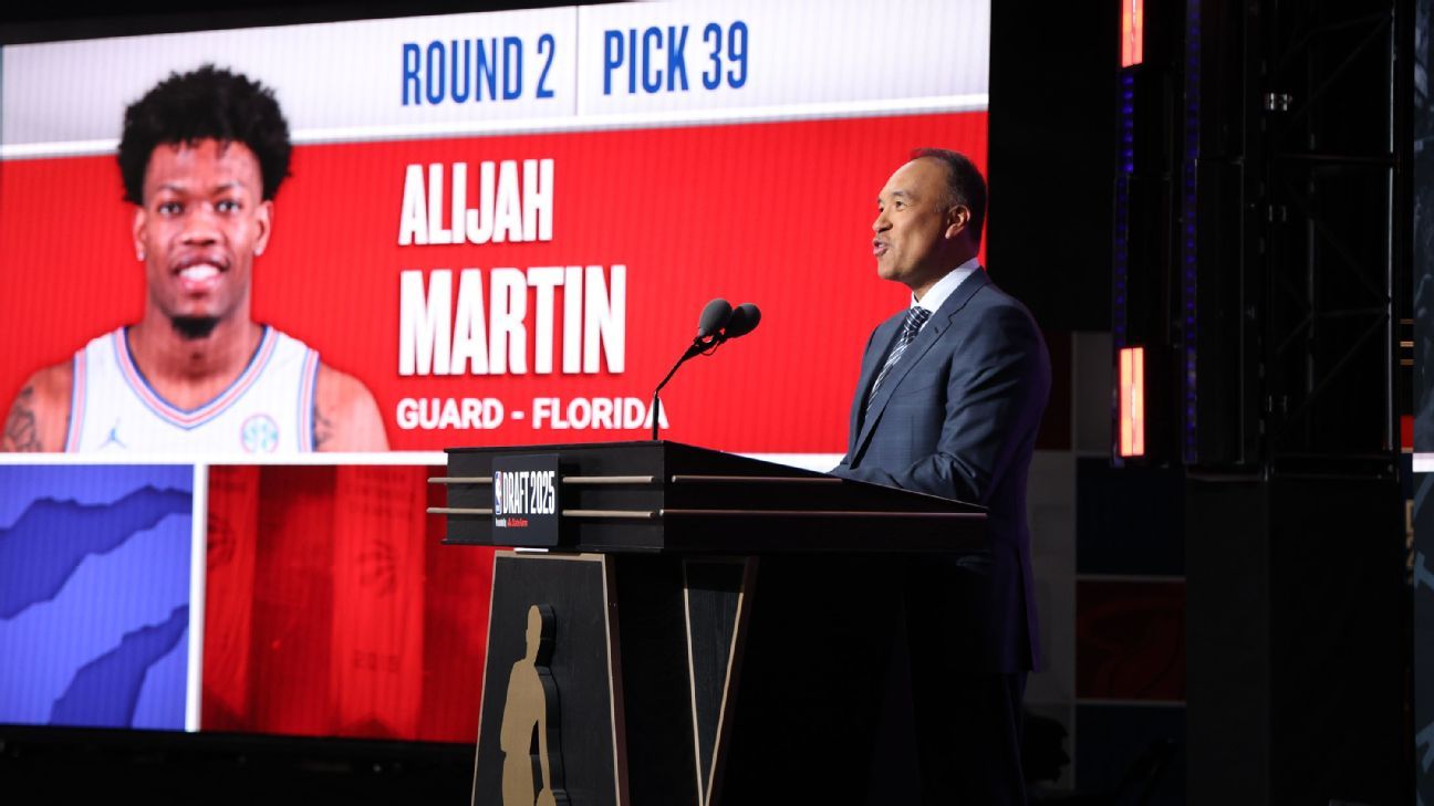 UF's Martin to Toronto -- this time with passport