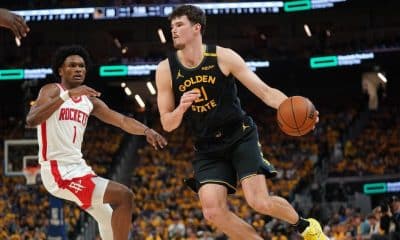 Warriors pick up options on Post, Santos