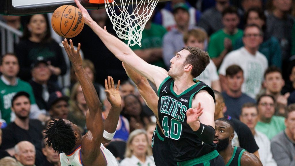 Sources: Ex-Celts center Kornet headed to Spurs
